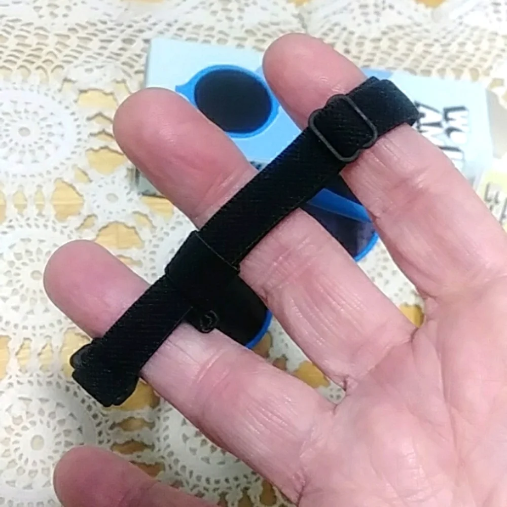 New Woam! UVA UVB blocker glasses for cats.